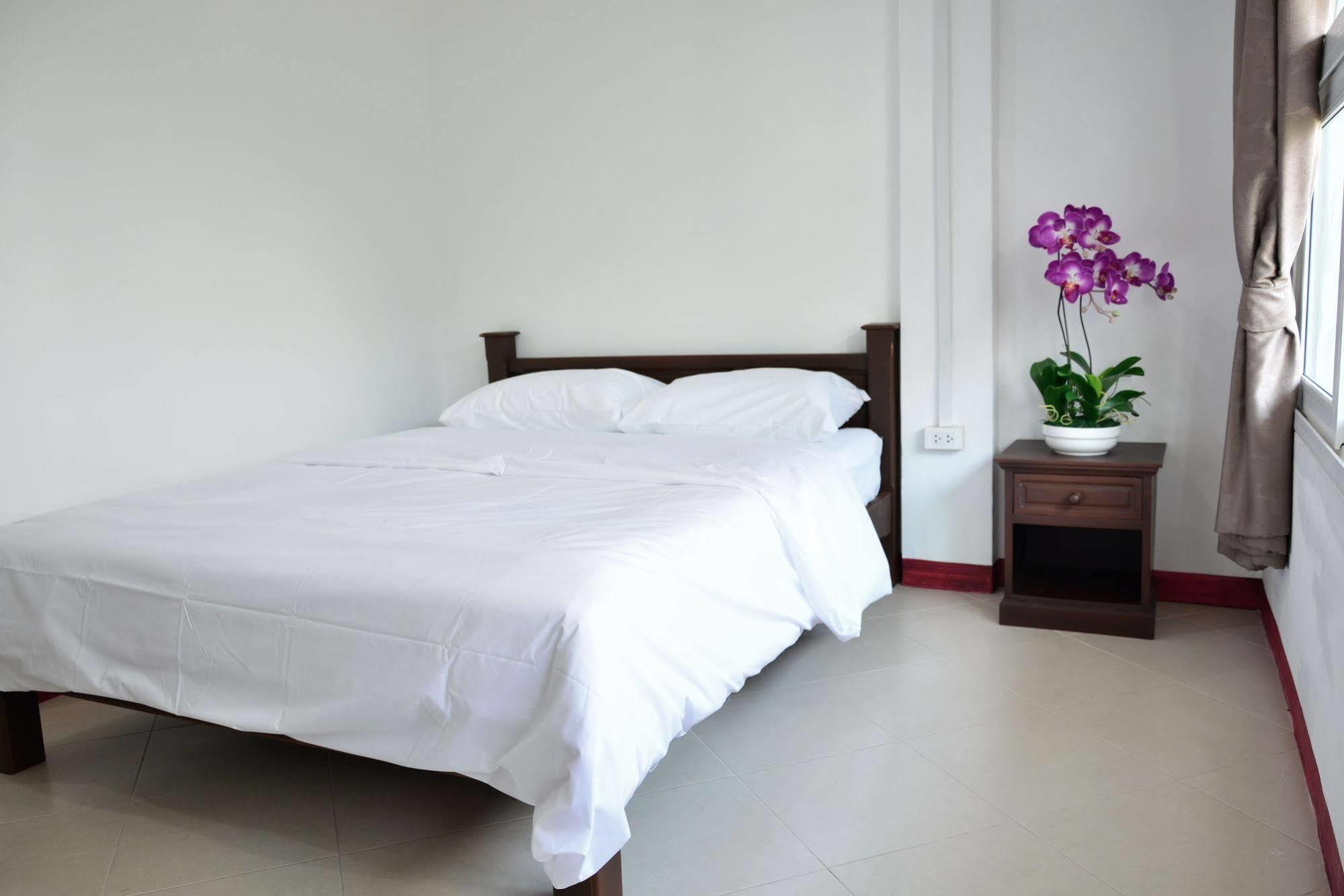 Seedling House Pattaya Exterior photo